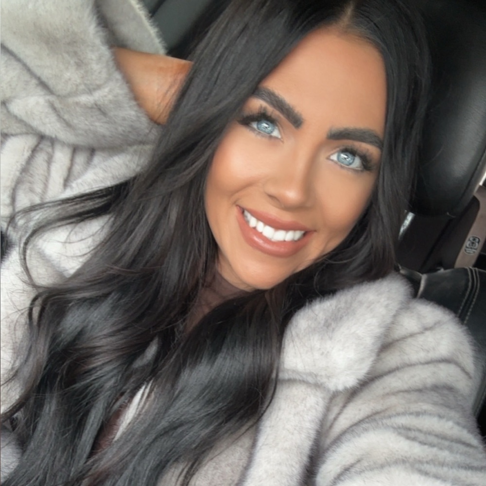 Meet your Posher, Nicole